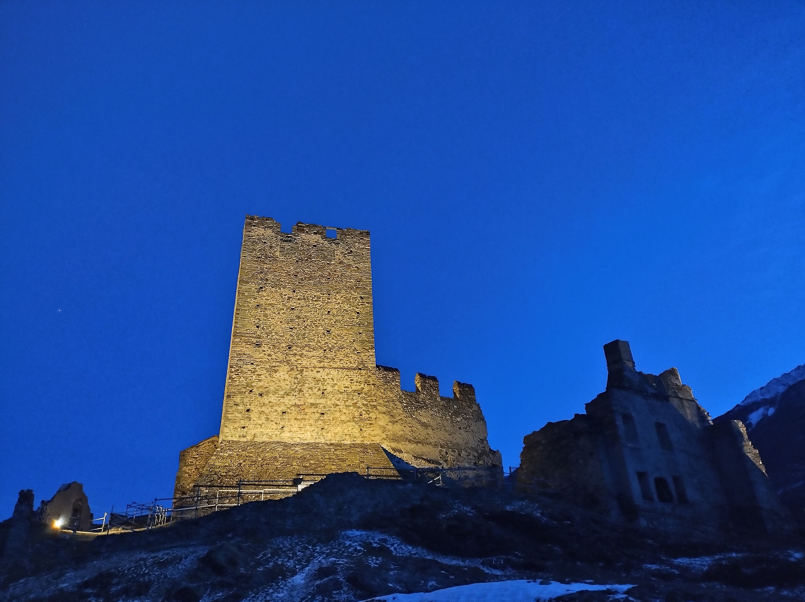 illuminazione castello Cly St.Denis